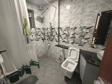 Attached Bathroom in 3.5 BHK Apartment at Parsvnath Exotica, Sector 53 – for Rent