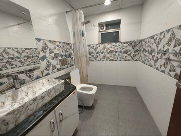 Attached Bathroom in 3.5 BHK Apartment at Parsvnath Exotica, Sector 53 – for Rent