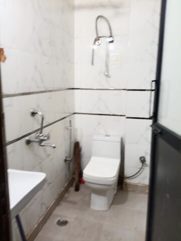 Bathroom in 1 BHK Builder Floor at Sultanpur – for Rent