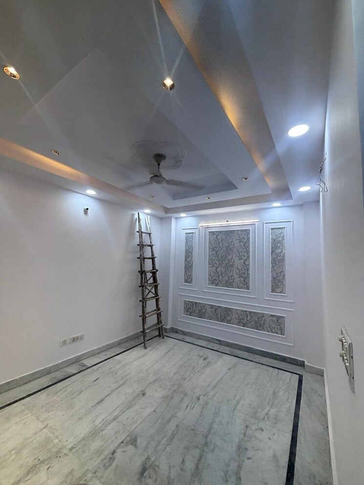 Room, govindpuri 3 Bedroom 910 Sq.Ft. Builder Floor In Govindpuri Delhi 9499474