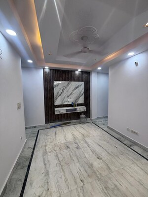Room in 3 BHK Builder Floor at Govindpuri – for Rent