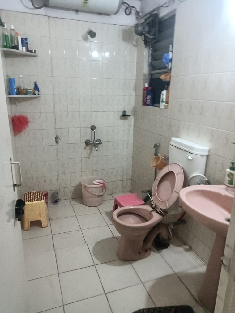 Bathroom, supriya-towers 3 Bedroom 1300 Sq.Ft. Apartment In Aundh Pune 9499249