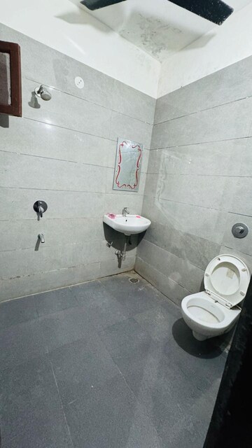 Bathroom in 4 BHK Apartment at Pir Machalla – for Sale
