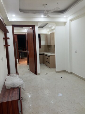 Room in 2 BHK Builder Floor at Sultanpur – for Rent