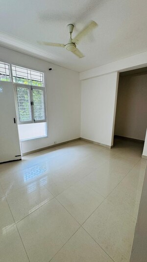 Room in 4 BHK Builder Floor at Windsor Grande Residences, Andheri West – for Sale