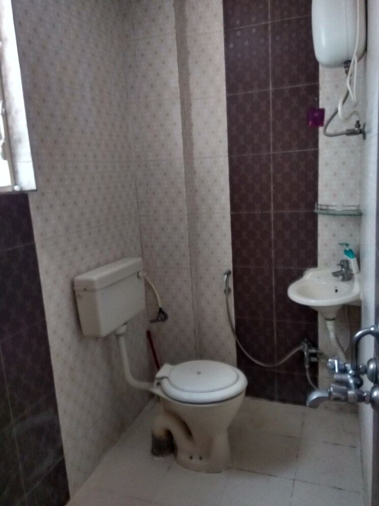 Bathroom, sai-shardha-garden 2 Bedroom 750 Sq.Ft. Apartment In Kalewadi Pune 9499023