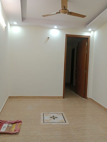 Room in 1 BHK Builder Floor at Govindpuri – for Rent