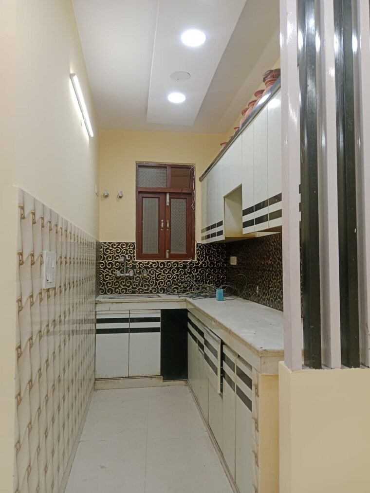 Balcony, govindpuri 3 Bedroom 909 Sq.Ft. Builder Floor In Govindpuri Delhi 9499538