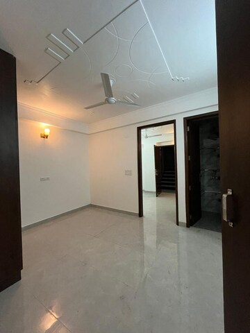 Room in 1 BHK Builder Floor at Chattarpur – for Rent