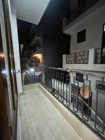 Balcony in 1 BHK Builder Floor at Chattarpur – for Rent