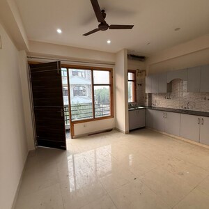 Room in 6+ BHK Independent House at Sector 16b Greater Noida – for Sale