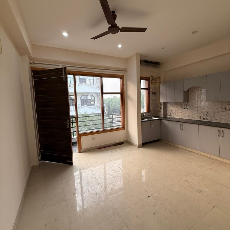 Room, sector 16b greater noida 6+ Bedroom 190 Sq.Ft. Independent House In Sector 16b Greater Noida Greater Noida 9499684