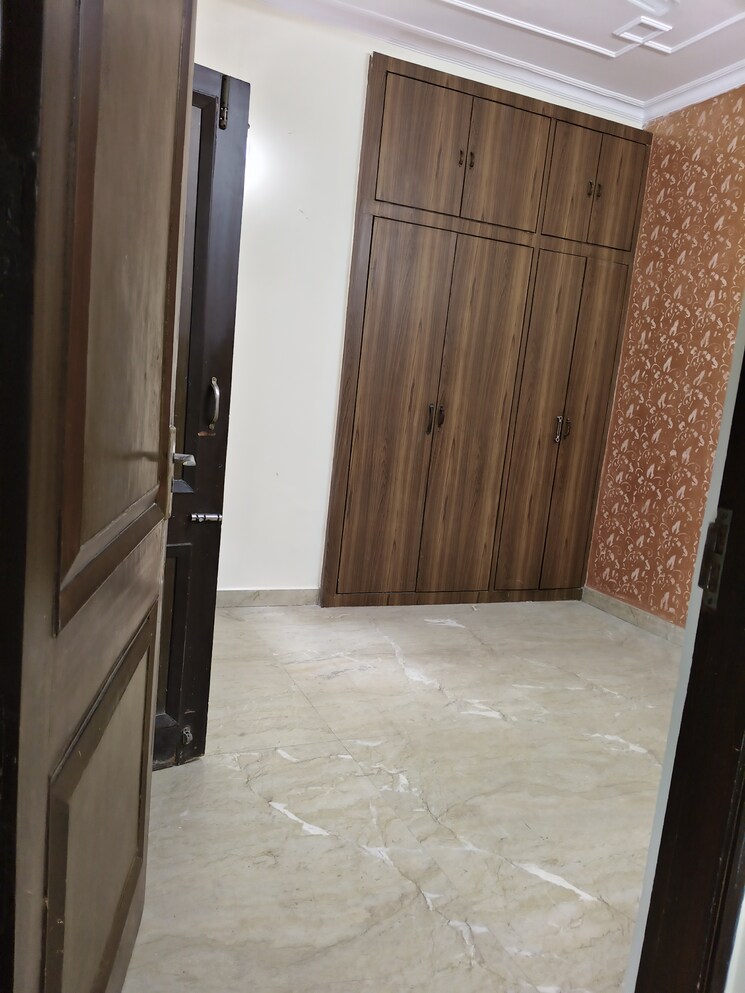 Room, ip extension 2 Bedroom 950 Sq.Ft. Apartment In Ip Extension Delhi 9499653