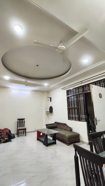 Team Area in 3 BHK Builder Floor at Raj Nagar Extension – for Rent