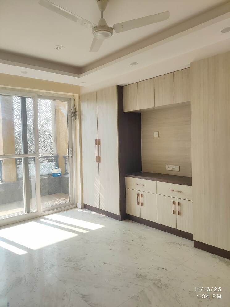 Room, sector 14 2 Bedroom 1200 Sq.Ft. Builder Floor In Sector 14 Gurgaon 9499709