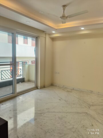 Room in 2 BHK Builder Floor at Sector 14 – for Rent