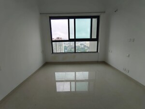 Room in 2 BHK Apartment at Kalpataru Immensa, Kolshet Road – for Sale