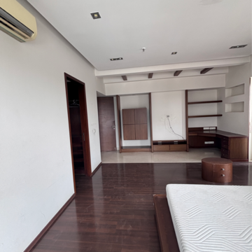 Building Lobby in 4 BHK Apartment at Cubbonpet – for Rent