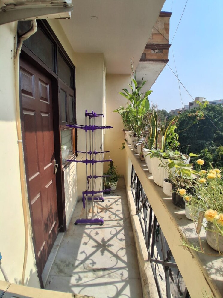 Balcony, saket 3 Bedroom 800 Sq.Ft. Builder Floor In Saket Delhi 9499770