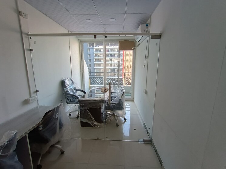 Team Area, gaur-city-center Commercial Office Space 450 Sq.Ft. In Sector 4 Greater Noida Greater Noida 9499775