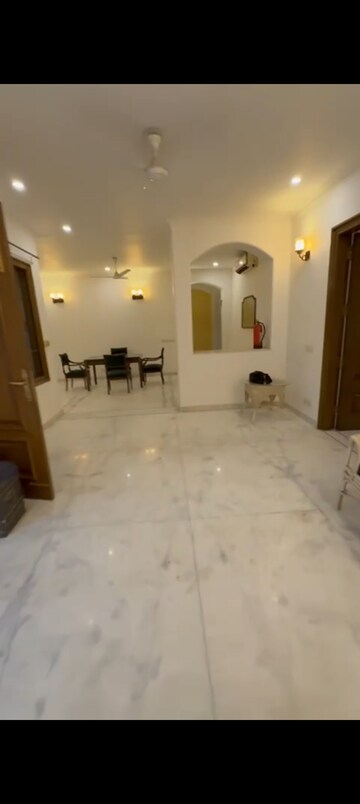 Living Room in 3 BHK Builder Floor at Sector 40 – for Rent