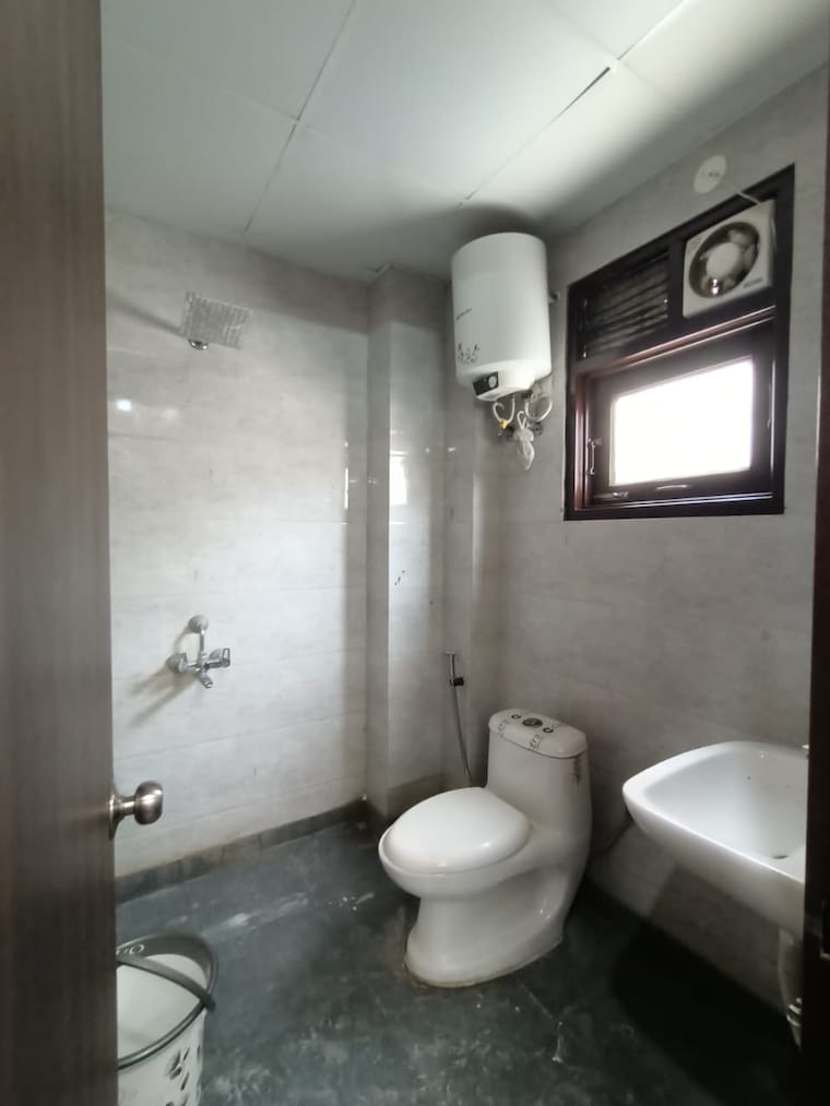 Bathroom, saket 3 Bedroom 1250 Sq.Ft. Builder Floor In Saket Delhi 9499802