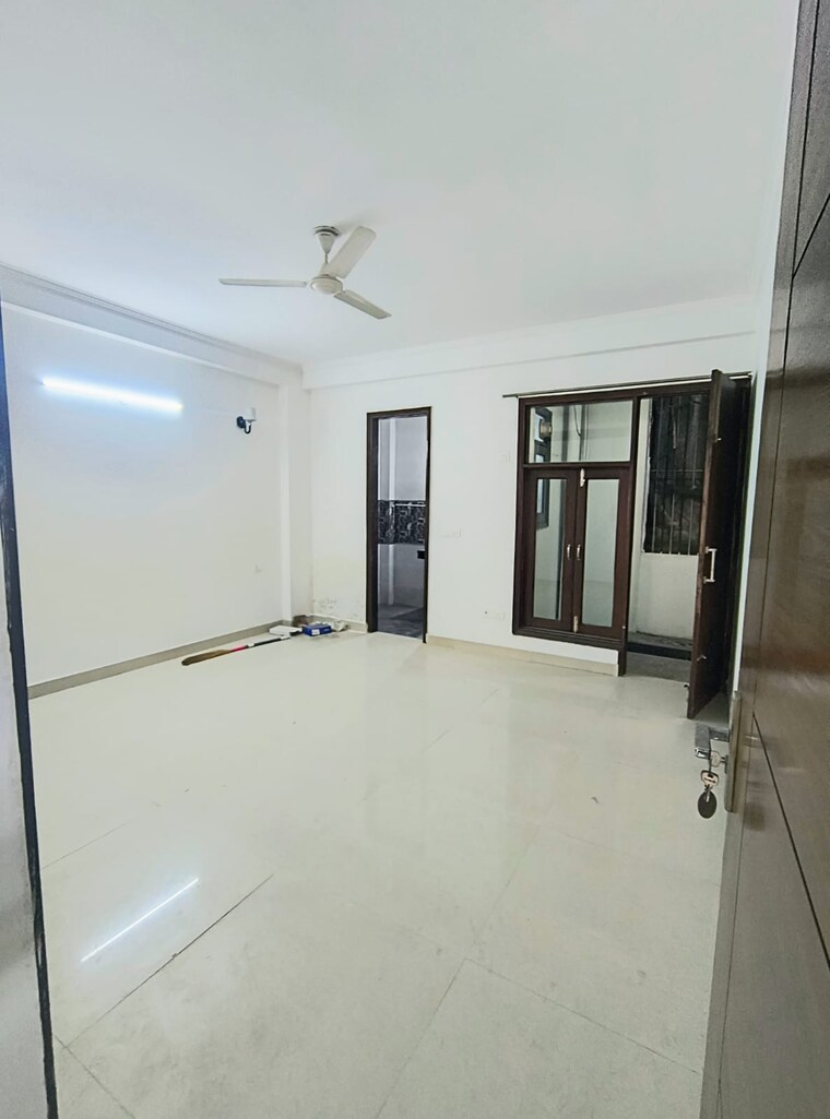 Room, saket 3 Bedroom 1250 Sq.Ft. Builder Floor In Saket Delhi 9499802