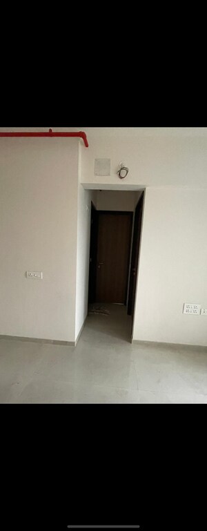 Room in 2 BHK Apartment at Piramal Vaikunth, Balkum Pada – for Rent