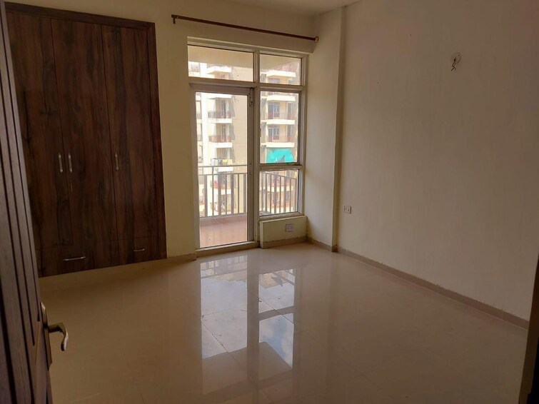 Room, sector 5 2 Bedroom 1375 Sq.Ft. Apartment In Sector 5 Dharuhera 9499806