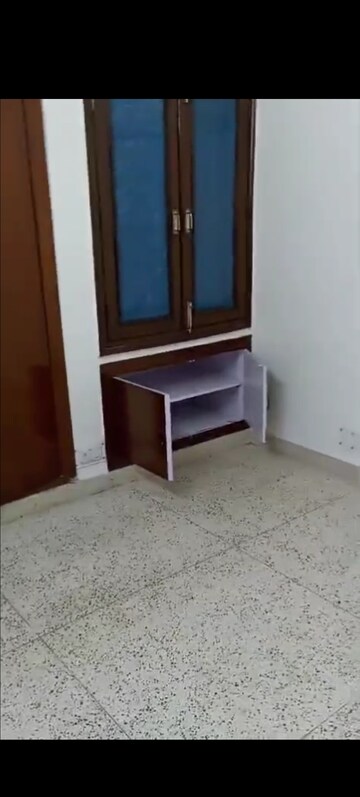 Room in 3 BHK Apartment at Swati Apartments, Ip Extension – for Rent