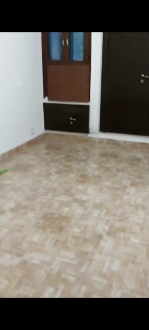 Room in 3 BHK Apartment at Swati Apartments, Ip Extension – for Rent