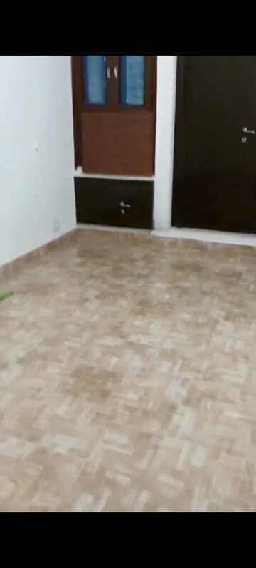 Room in 3 BHK Apartment at Swati Apartments, Ip Extension – for Rent