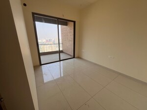 Room in 2 BHK Apartment at The Prestige City, Mulund West – for Rent