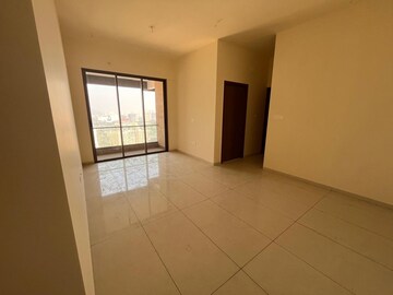 Room in 2 BHK Apartment at The Prestige City, Mulund West – for Rent