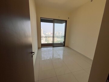 Room in 2 BHK Apartment at The Prestige City, Mulund West – for Rent