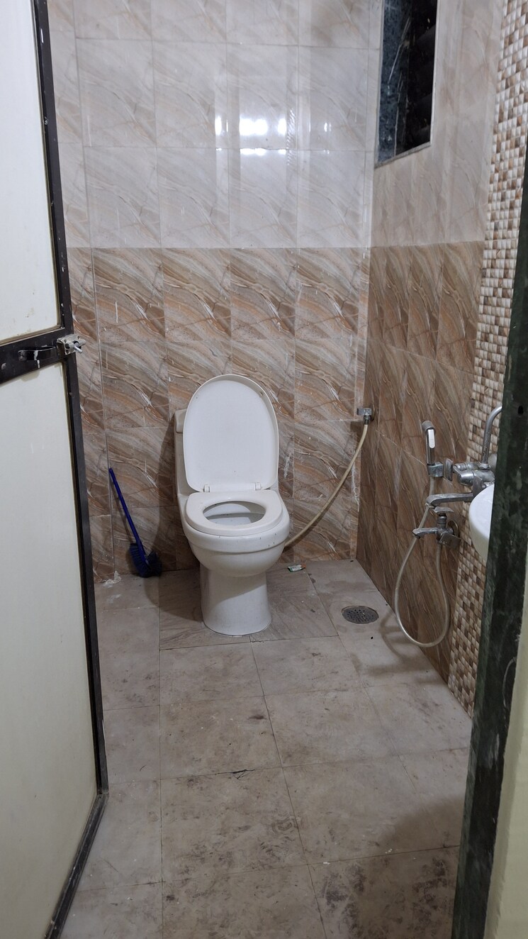 Bathroom, mahavir-tulsi 2 Bedroom 900 Sq.Ft. Apartment In Ulwe Navi Mumbai 9499851