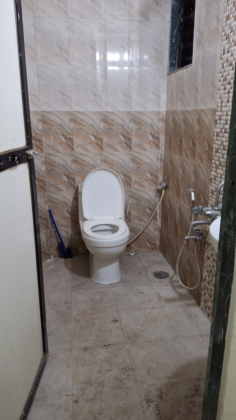 Bathroom, mahavir-tulsi 2 Bedroom 900 Sq.Ft. Apartment In Ulwe Navi Mumbai 9499851