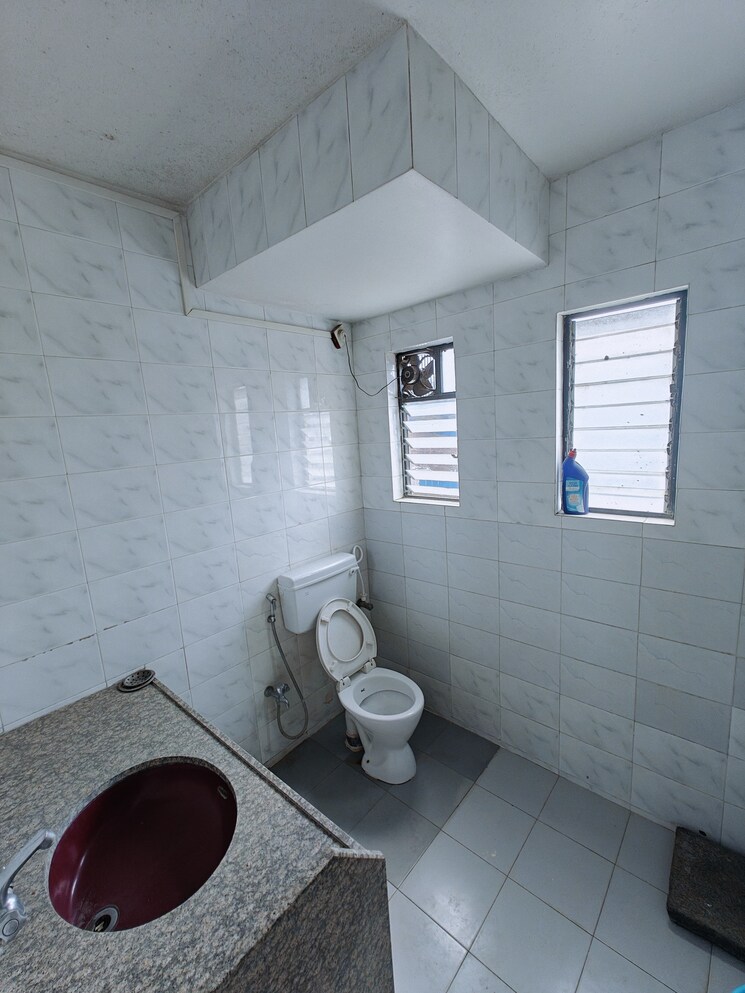 Bathroom, happy-nest-9-ramnagar 2 Bedroom 1662 Sq.Ft. Apartment In Bavdhan Pune 9499856