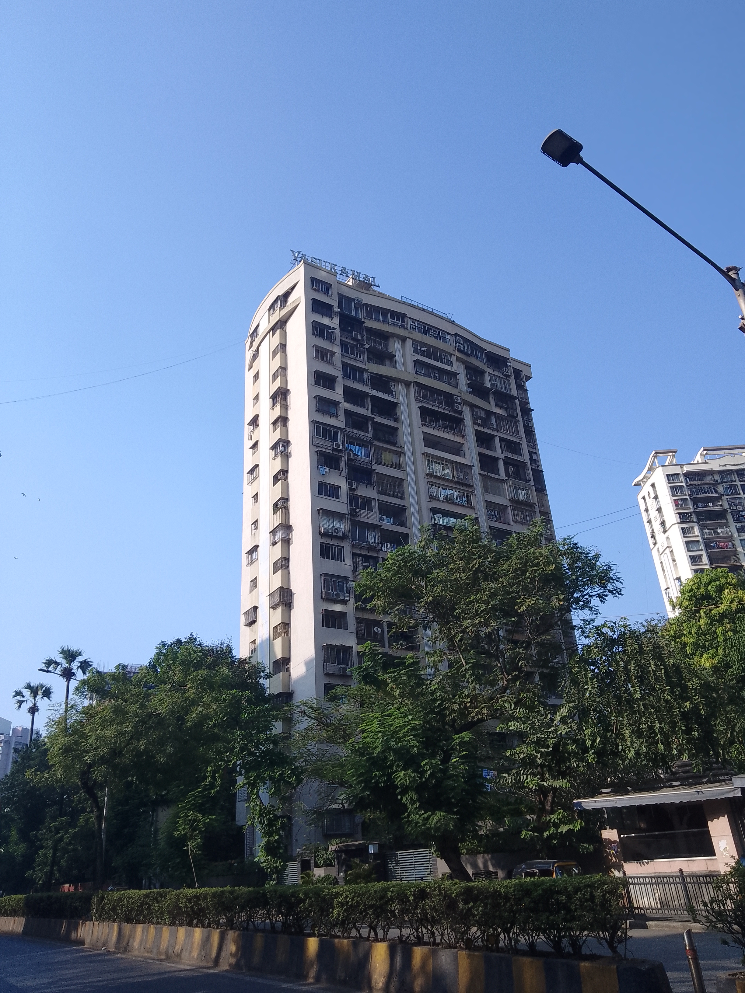2 BHK Apartment For Rent in Vasukamal Tower
