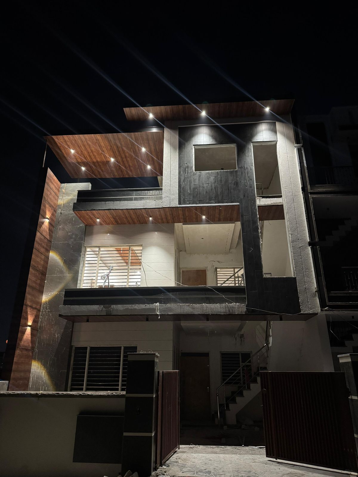 4 BHK Independent House For Sale in H.S.Gill Property 