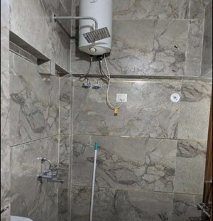 Bathroom in 3 BHK Apartment at Hazratganj – for Rent