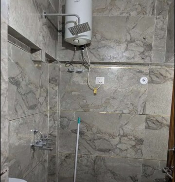 Bathroom in 3 BHK Apartment at Hazratganj – for Rent