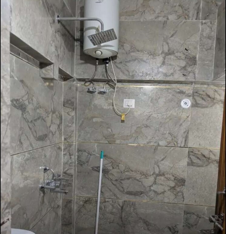 Bathroom, hazratganj 3 Bedroom 1750 Sq.Ft. Apartment In Hazratganj Lucknow 9480350