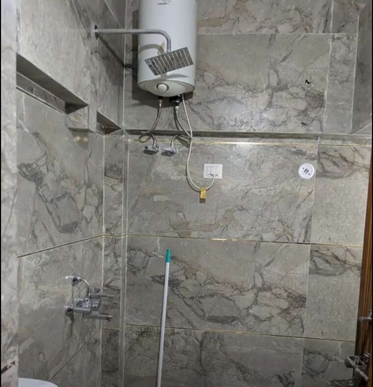 Bathroom, hazratganj 3 Bedroom 1750 Sq.Ft. Apartment In Hazratganj Lucknow 9480350
