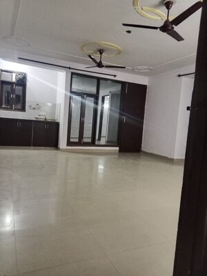 2 BHK Builder Floor For Rent in Saket