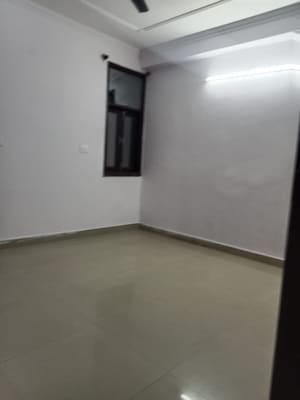 Room in 2 BHK Builder Floor at Saket – for Rent