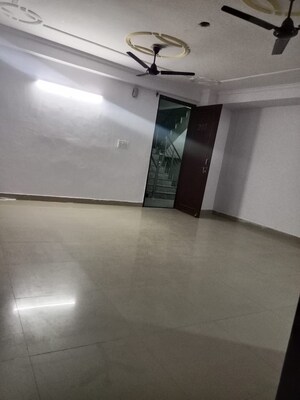 Room in 2 BHK Builder Floor at Saket – for Rent