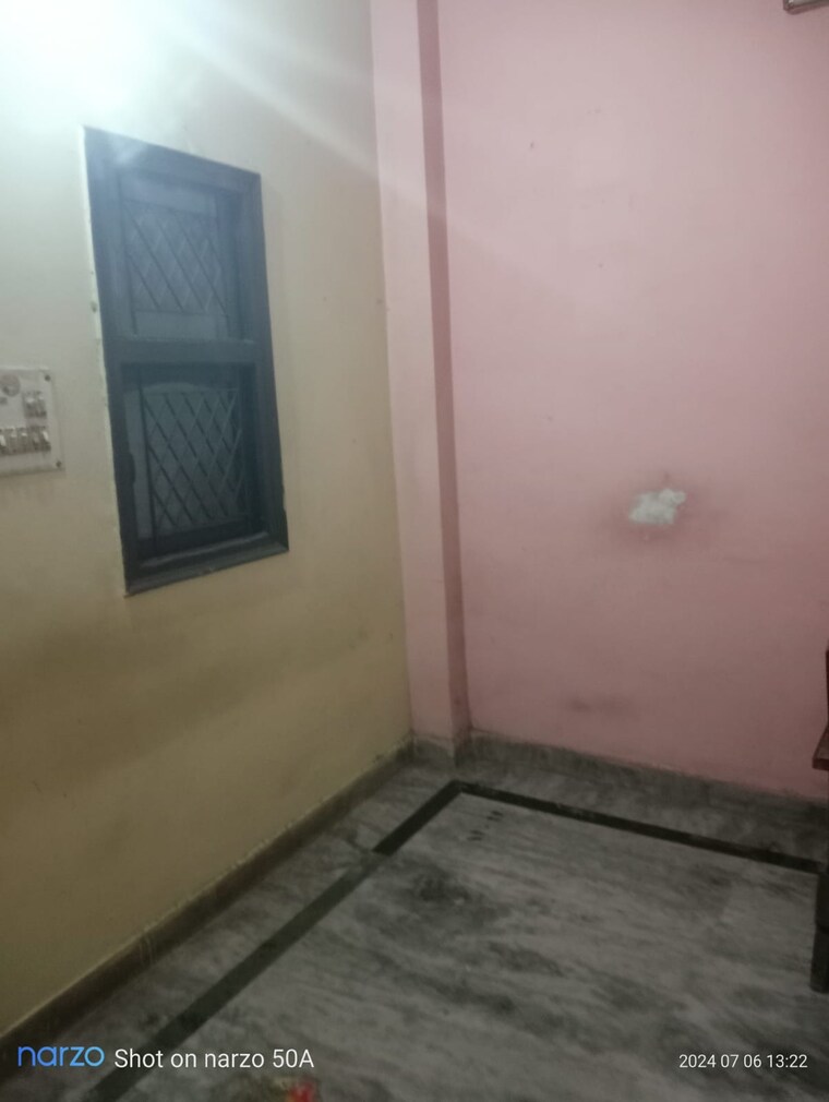 Room, mayur vihar 1.5 Bedroom 650 Sq.Ft. Builder Floor In Mayur Vihar Delhi 9499912