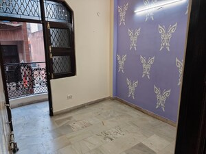 Room in 2.5 BHK Builder Floor at Mayur Vihar – for Rent