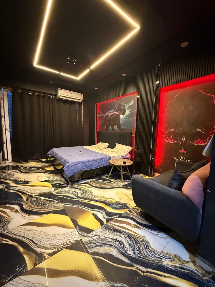  Parking, gaur-city-center Commercial Showroom 590 Sq.Ft. In Sector 4 Greater Noida Greater Noida 9499931